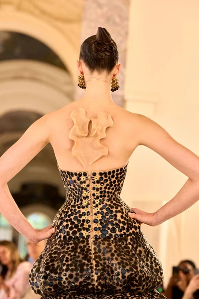 Look 44